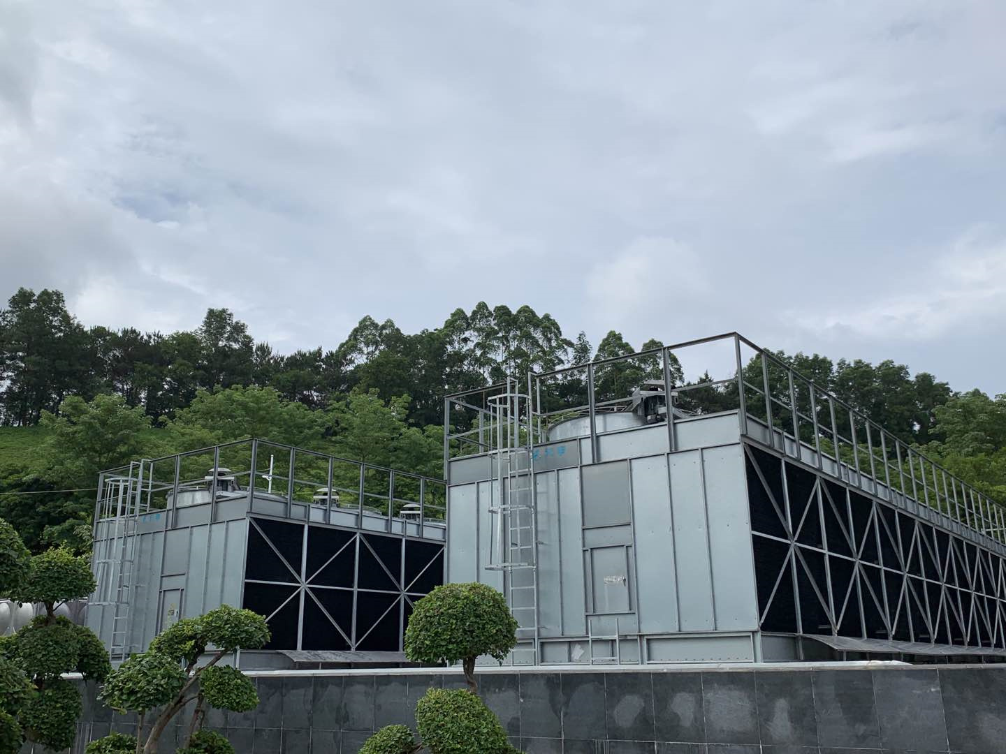 閉式冷卻塔在夏季如何維護保養(閉式冷卻塔廠家排名)