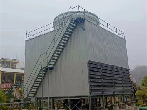 冷卻塔的分類、應用及性能特點(冷卻塔的分類與特點)