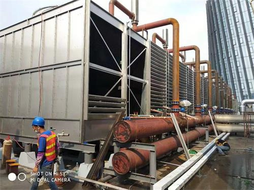 開式冷卻塔與閉式冷卻塔的性能比較,開式冷卻塔和閉式冷卻塔圖片