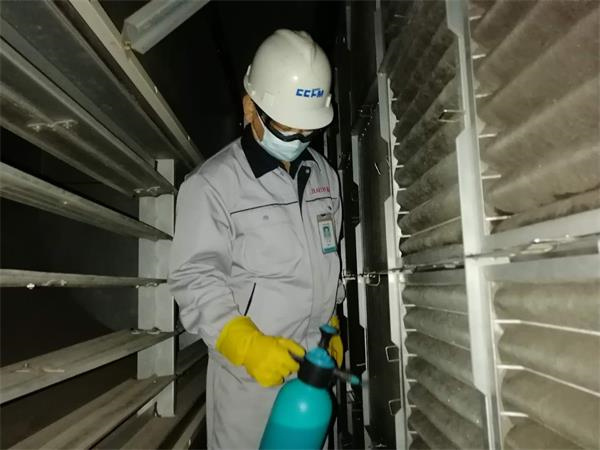 閉式冷卻塔上風機起到的作用不容小覷(冷卻塔玻璃鋼風機廠家)