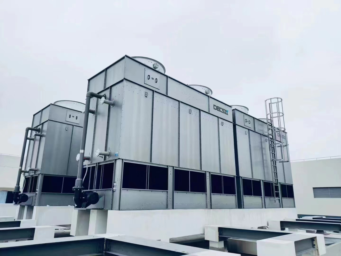東莞圓形冷卻塔減速機(jī)的部件,東莞圓形逆流式冷卻塔